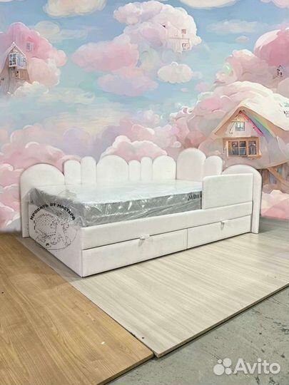 Детская кровать от 3 лет мягкая
