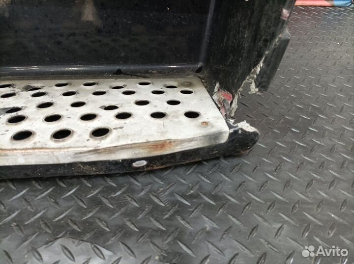 Корпус подножек правый Mercedes-Benz Actros