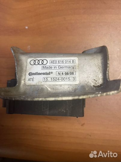 Audi A8 D3 блок клапанов подвески