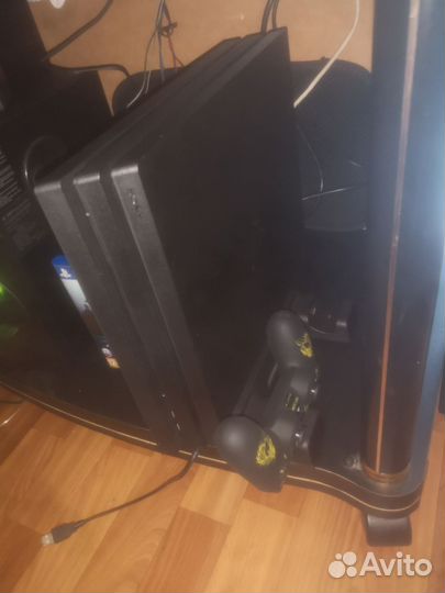 Sony playstation 4 PS4 pro 1tb с играми