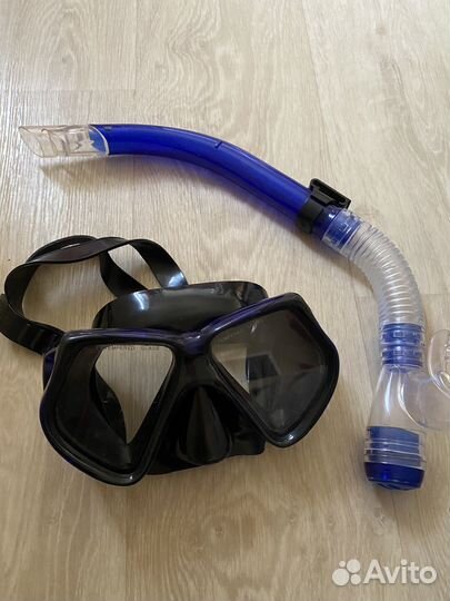 Маска для подводного плавания с трубкой