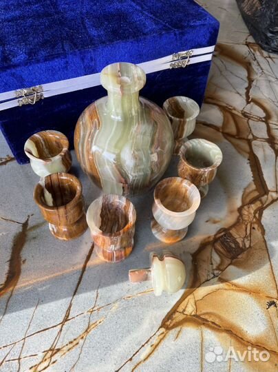 Подарочный набор из оникса: графин И 6 рюмок