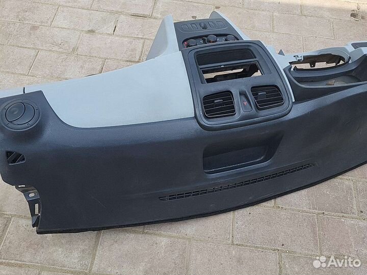 Renault logan 2- торпеда