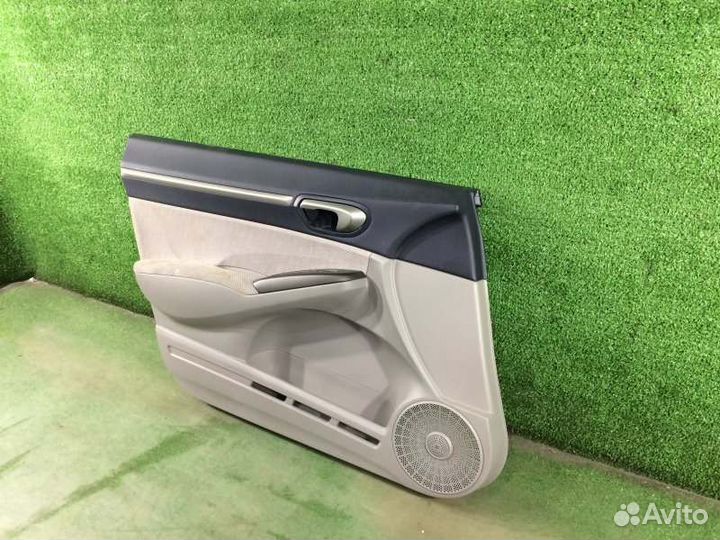 Обшивка двери передняя левая Honda Civic FD1 R18A