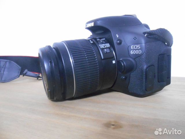 Зеркальная камера Canon EOS 600D