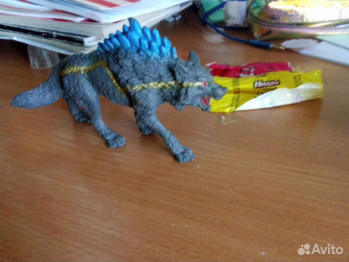 Игрушка волк