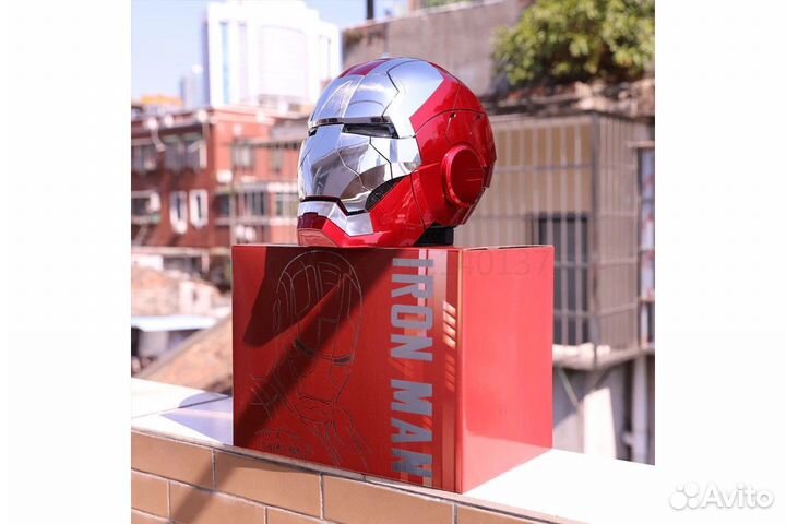 Шлем открывается без рук Железный человек