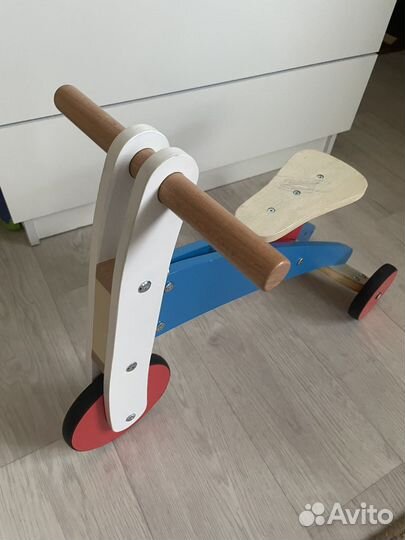 Беговел деревянный