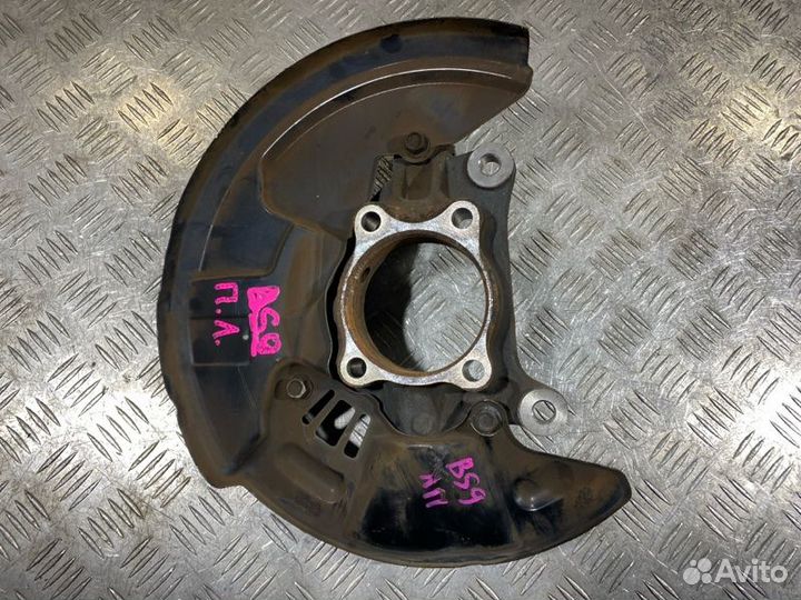 Кулак передний левый Subaru Outback BS