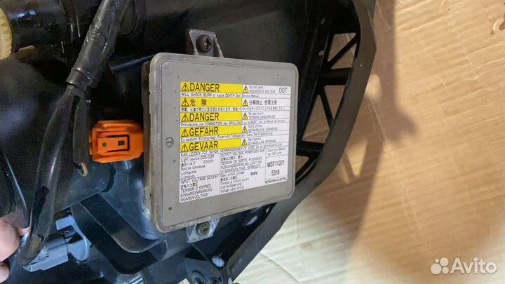 Фара правая ксенон в сборе Mazda 3 BK хэтчбек