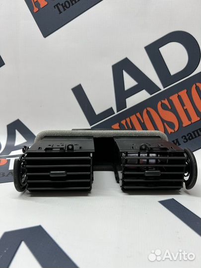 Центральные сопла воздуховодов Лада Приора 1