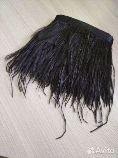 Перья страуса на ленте