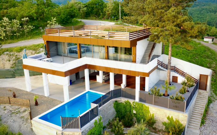 Дом 300 м² на участке 8 сот.