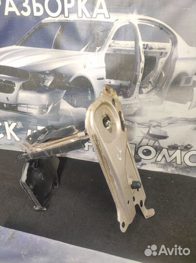 Замок капота Audi 80 B3