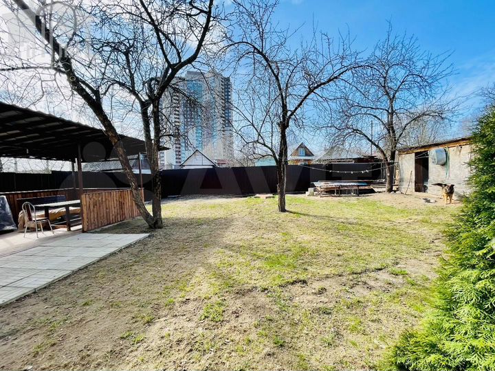 Дом 200 м² на участке 6 сот.