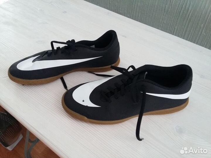 Футбольные бутсы