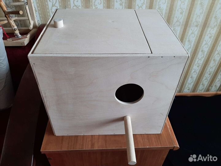 Гнездовые домики для попугаев