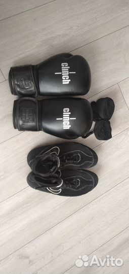 Боксерские перчатки