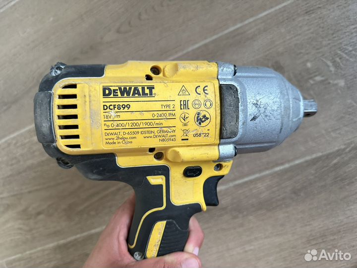 Гайковерт аккумуляторный dewalt