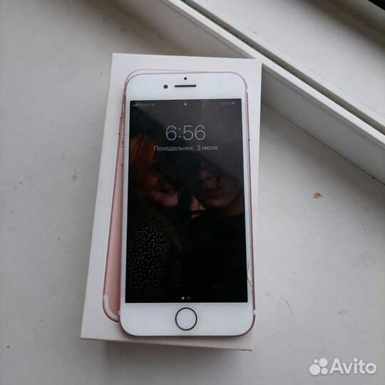 Телефон iPhone 7