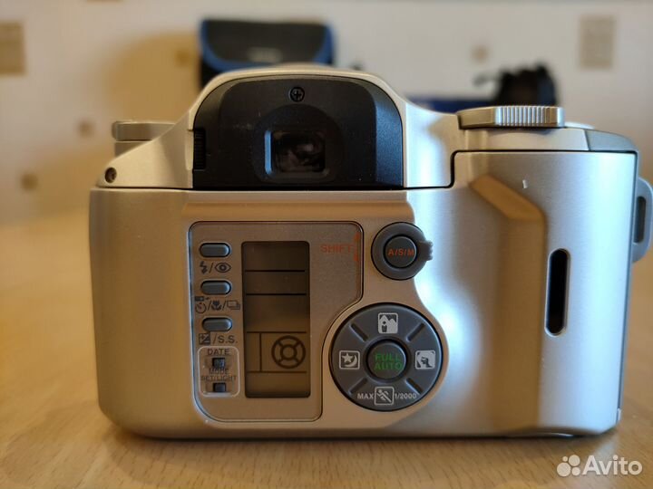 Зеркальный плёночный фотоаппарат Olympus IS-5000