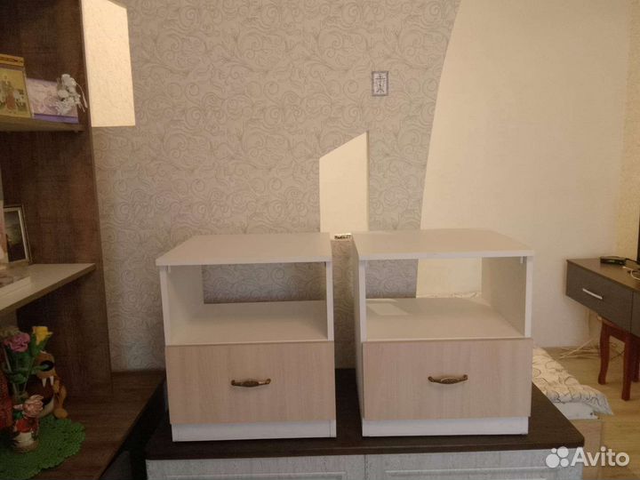 Тумба прикроватная