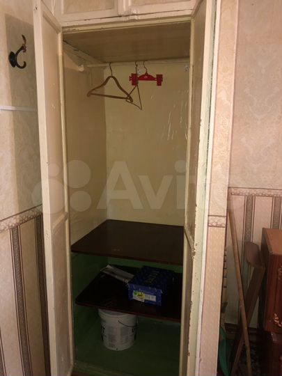 Комната 12,8 м² в 5-к., 1/4 эт.