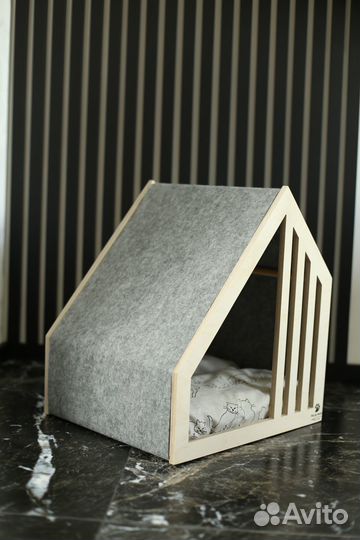 Домик для кошек и собак 