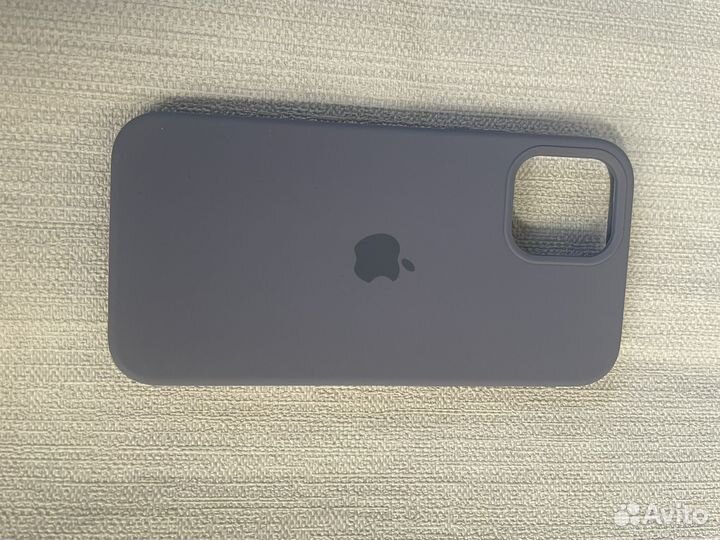 Чехол на iPhone 12