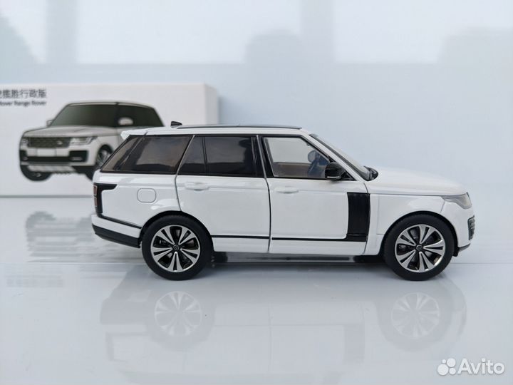 Модель внедорожника Land Rover Range Rover