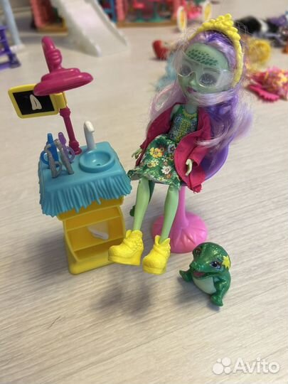Кукла enchantimals крокодил-стоматолог