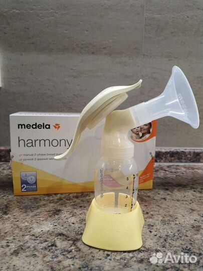 Молокоотсос ручной Medela Harmony
