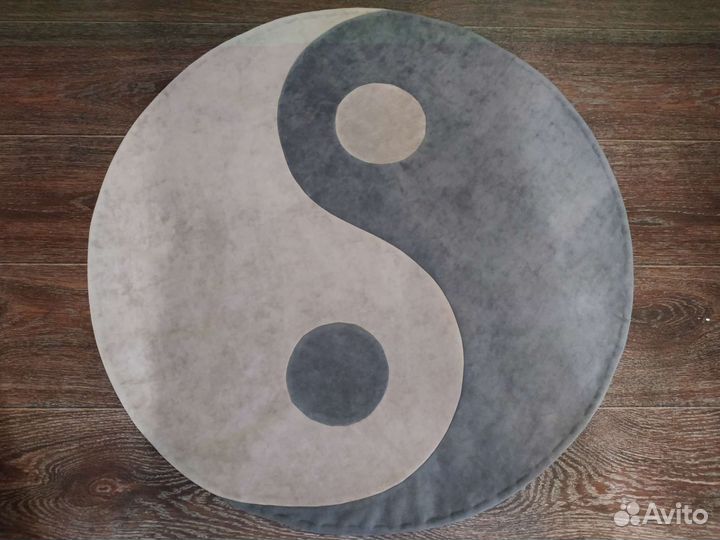 Декоративный коврик из ткани