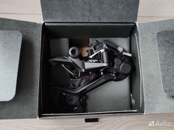 Переключатель задний Shimano Deore XT RD-M8100-SGS