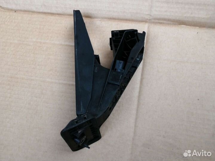 Педаль газа BMW E70 E71 F10 E65 E90