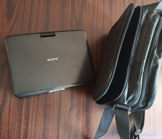 Устройство для просмотра фильмов с дисков