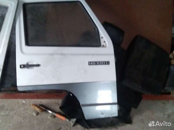 Двери мерседес мВ 100