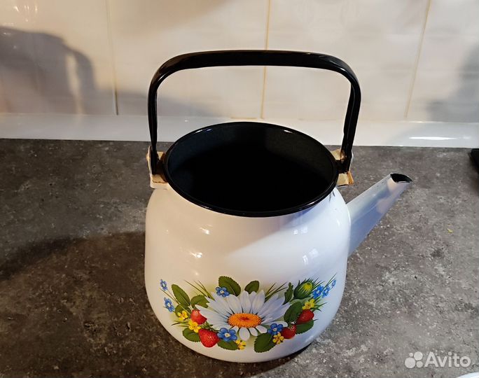 Чайник эмалированный новый