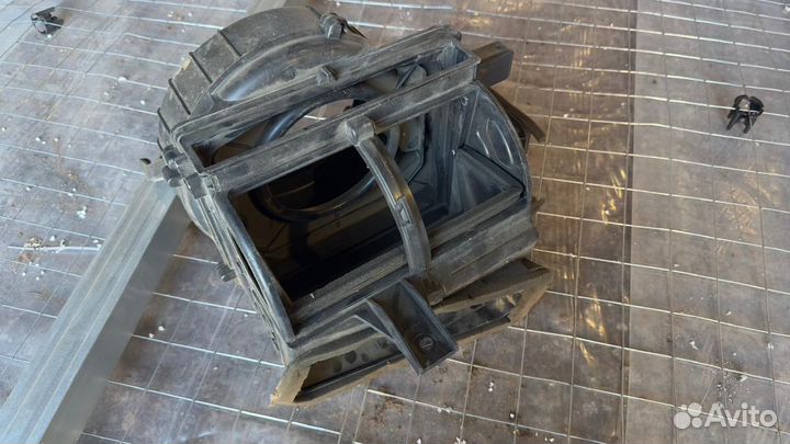 Задняя правая фара,корпус печки Kia sportage II