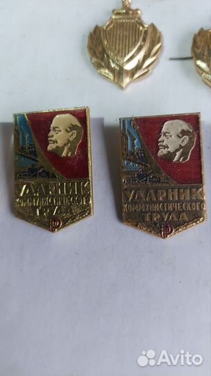 Кокарды и значок СССР