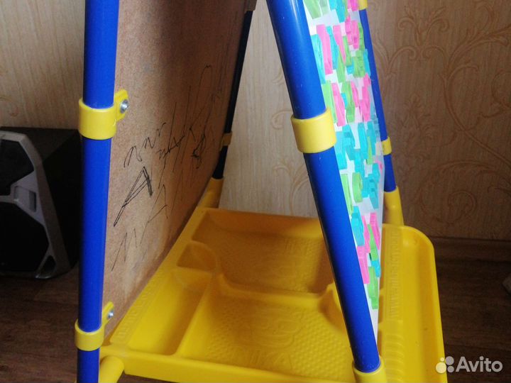 Мольберт для рисования с буквами