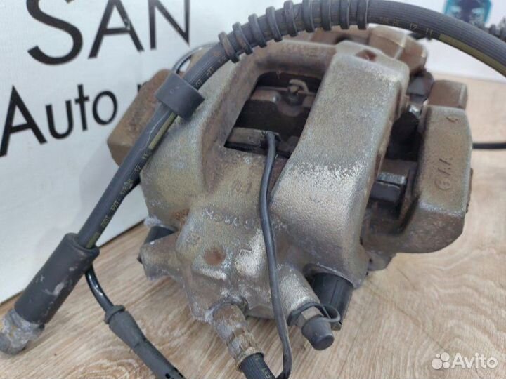 Суппорт тормозной передний Bmw 3 F30 N20B20 2012