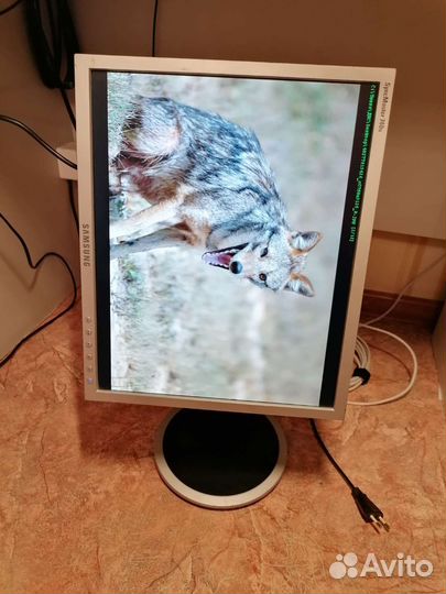 Монитор 17 дюймов