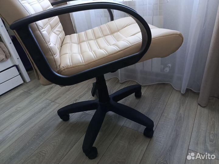 Компьютерное кресло