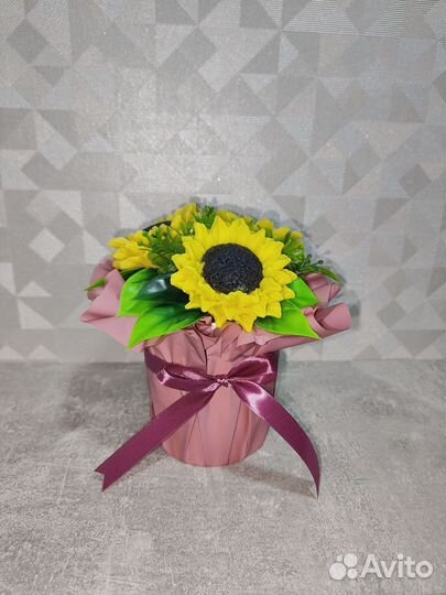 Букет подсолнухов из мыла