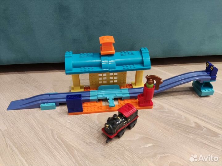 Паровоз Mega Bloks Чагингтон