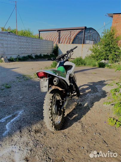 Мотоцикл Эндуро 250 кубов