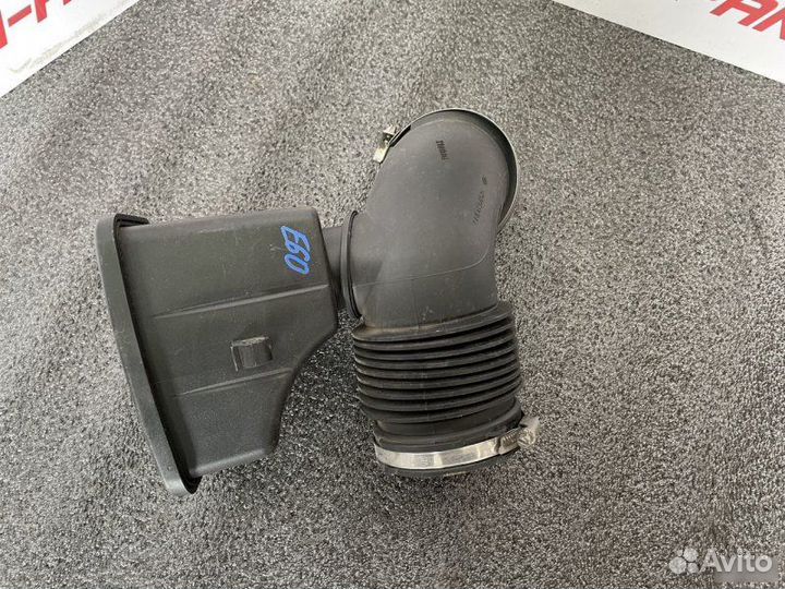 Патрубок воздушного фильтра Bmw 5 Серия E60 2.5 AT