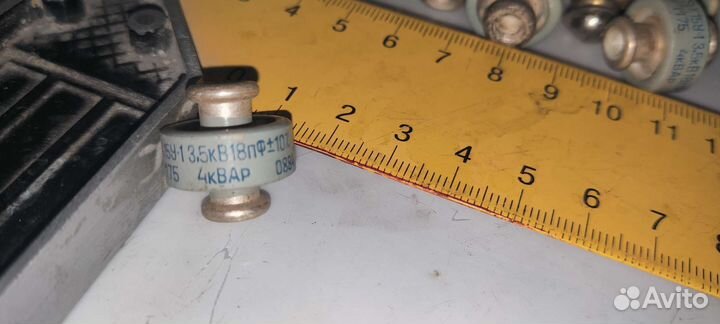 Конденсатор К15У-1 18пФ