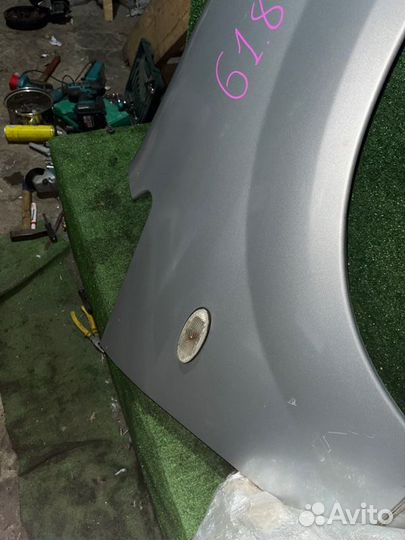 Крыло переднее правое Mazda Premacy CP8W